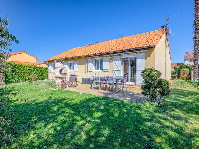 Maison de plain pied avec 950 m² de terrain