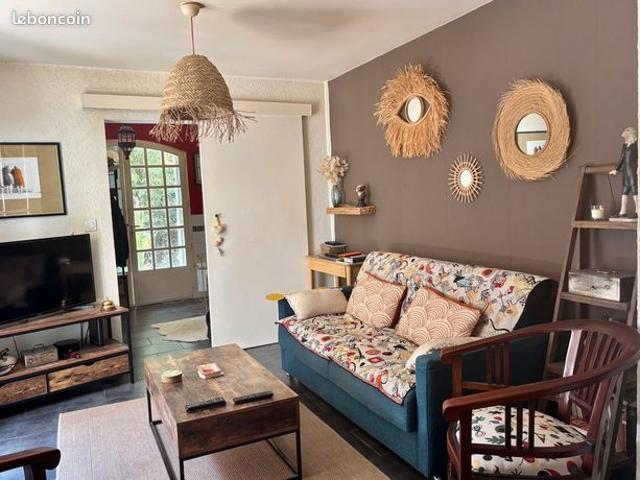 Maison de plain pied, centre ville Orange, 53 m² habitables, sur terrain constructible de + de 500 m²
