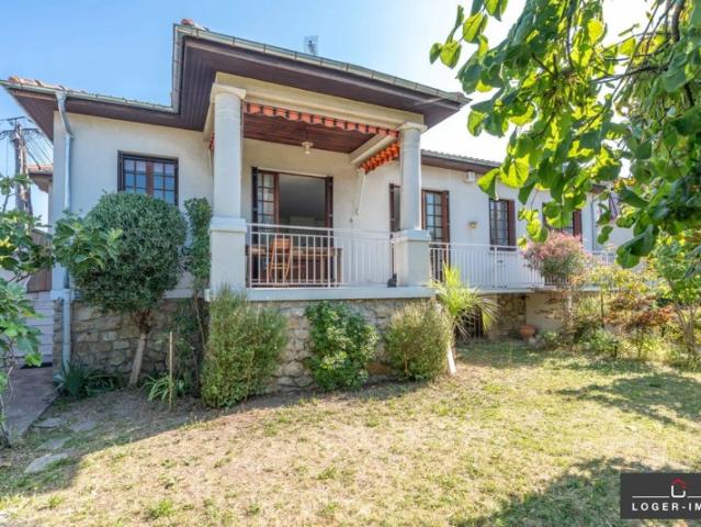 MAISON DE PLAIN PIED DANS LE TRIANGLE D'OR
