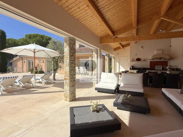 Maison de plain pied dans un cadre enchanteur