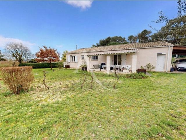 Maison de plain pied dans un environnement privilégié