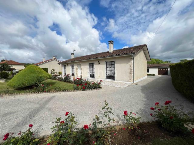 Maison de plain pied de 75 m2 sur terrain clos de 1100 m2