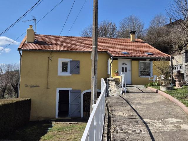 Maison de plain pied de 88m²+ dépendances et petit terrain