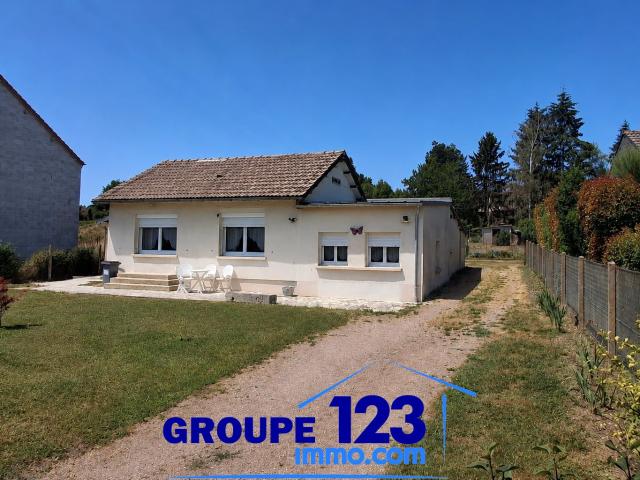Maison de plain pied de 93,50 m2 sur terrain clos et arboré. 93m² Guerchy