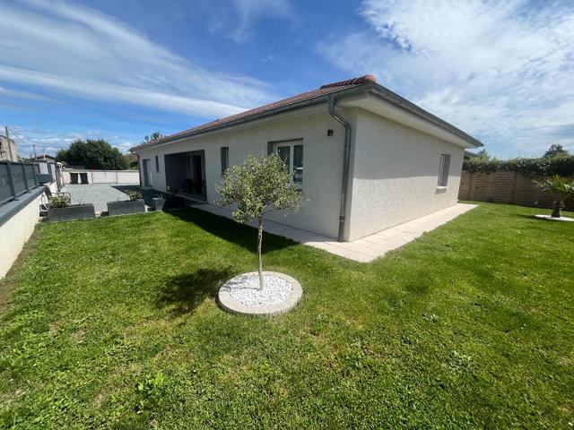 Maison de plain pied de 140 m2 avec prestations modernes à Riorges