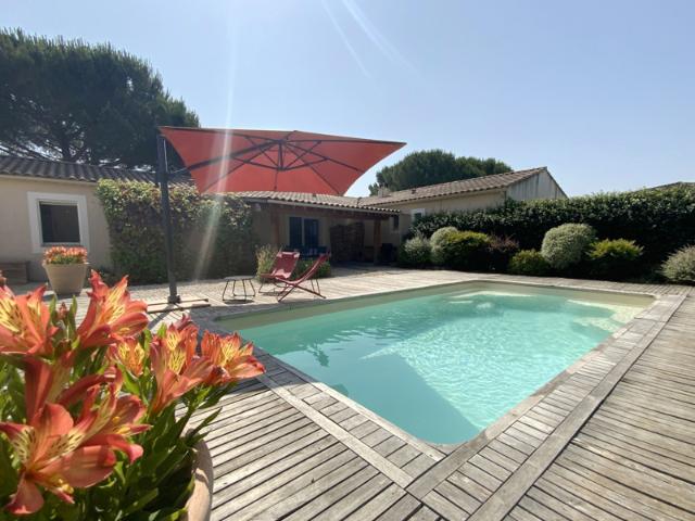 Maison de plain pied de 148 m2 avec piscine et T2 indépendan