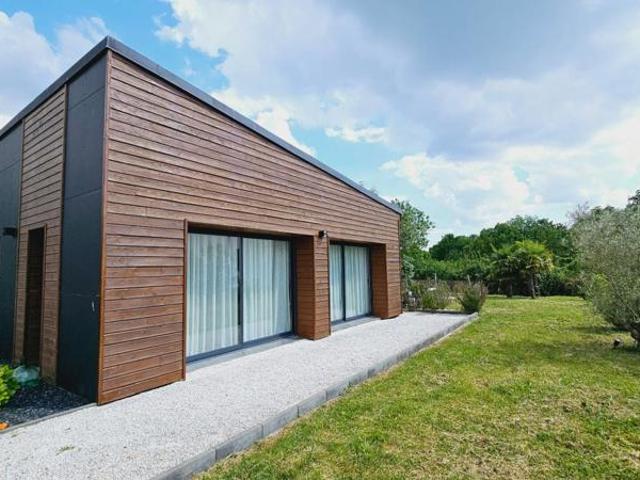 MAISON DE PLAIN PIED DE 160M² 5 PIECES PISCINE GARAGE