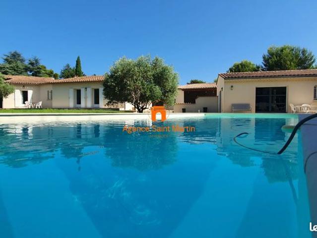 Maison de Plain Pied de 220m² avec Piscine
