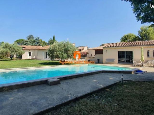 Maison de Plain Pied de 220m² avec Piscine