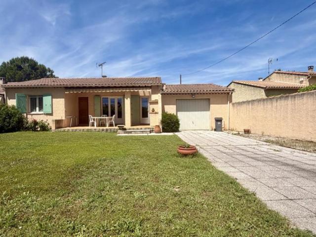 MAISON DE PLAIN PIED DE TYPE 3 AVEC PISCINE ET GARAGE