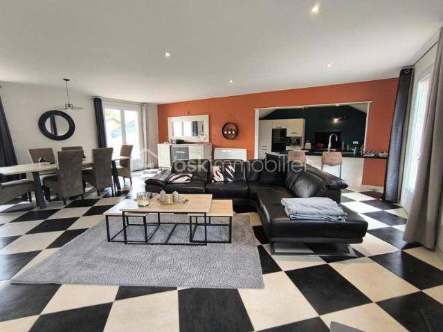 Maison de plain pied en centre bourg alliant charme et confort