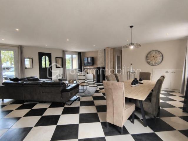 Maison de plain pied en centre bourg alliant charme et confort