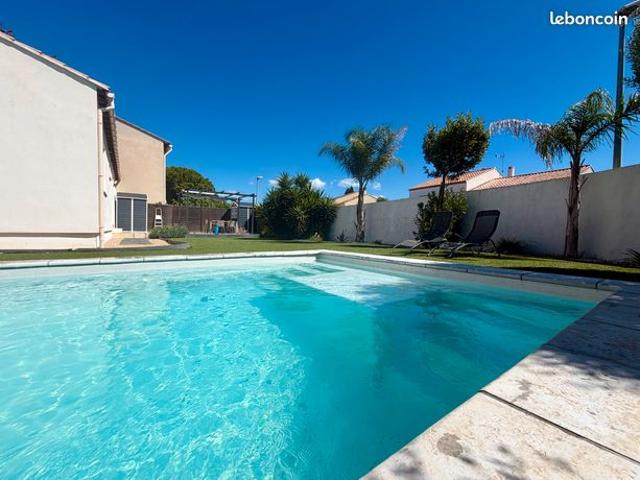 Maison de plain pied en impasse avec piscine