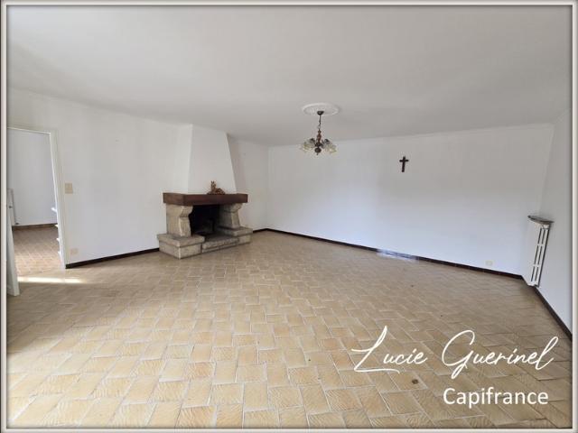Maison plain pied à Rougé 44 – 120 m² – Terrain 1 400 m² – Fort potentiel d’aménagement