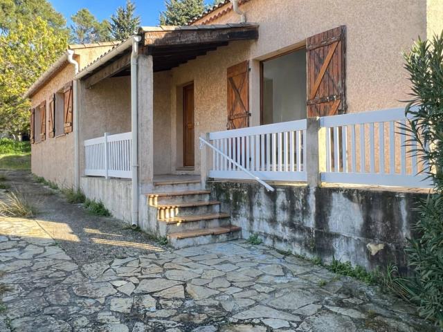 Maison de plain pied + mezzanine à vendre à La Penne sur Huveaun
