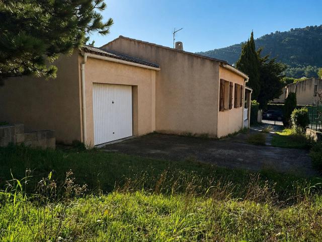 Maison de plain pied + mezzanine à vendre à La Penne sur Huveaun