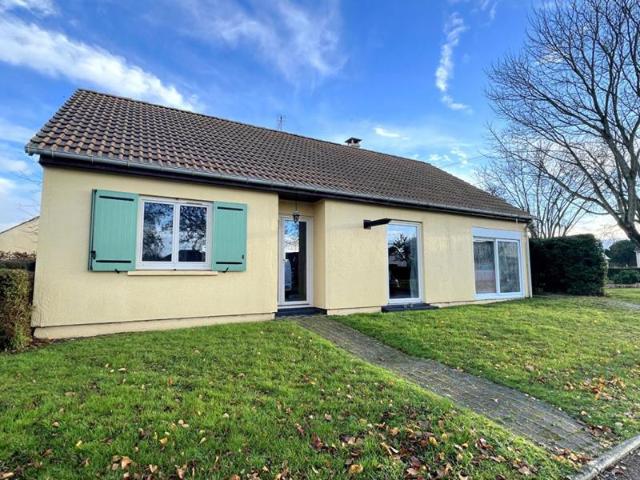 Maison de plain pied Neuville Sur Sarthe 4 pièce s 103 m²
