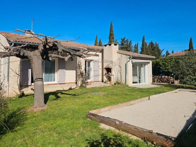 Maison de plain pied non mitoyenne avec piscine 115m² Pernes les Fontaines