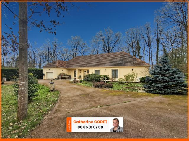 Maison de plain pied offrant 162 m² habitables