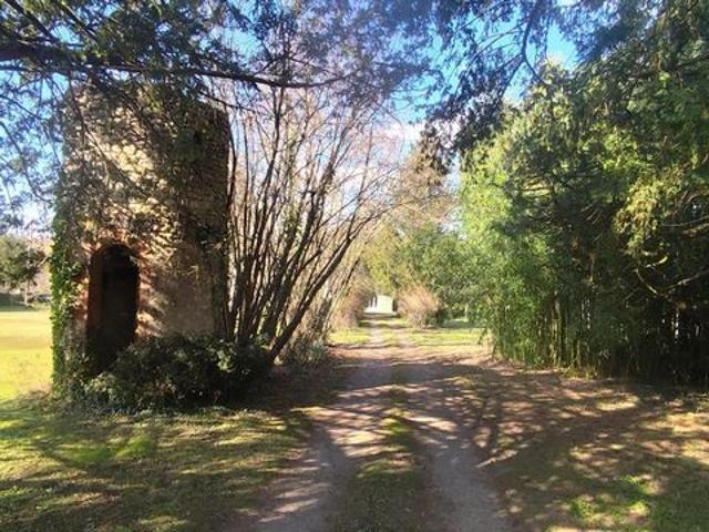 MAISON DE PLAIN PIED PARC BORD RIVIERE RARE