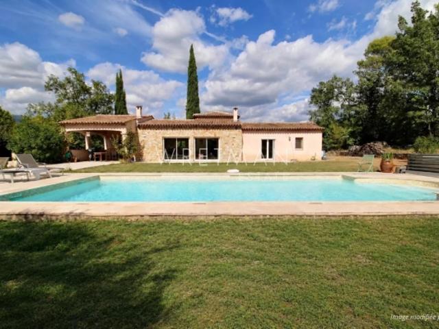 Maison de plain pied proche des commerces Fayence