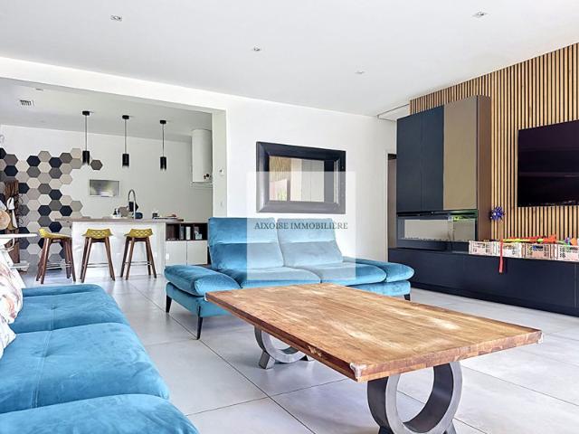 Maison de plain pied rénovée avec piscine aux portes d'Aix