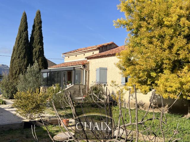 Maison de plain pied rénovée sur terrain de 1 000 m2