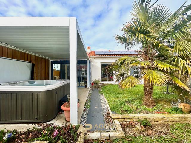 Maison de plain pied rénovée 2 chambres jardin avec spa environnement calme