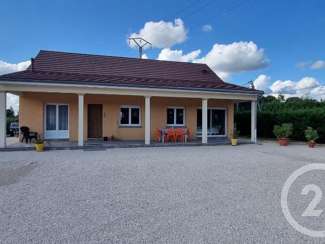 Maison de plain pied récente, située à Bruailles, aux portes. 98m² Bruailles
