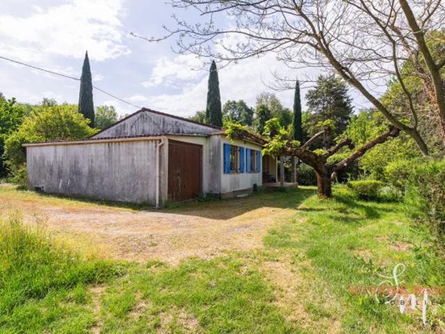 MAISON DE PLAIN PIED SUR 2830M² DE TERRAIN CONSTRUCTIBLE