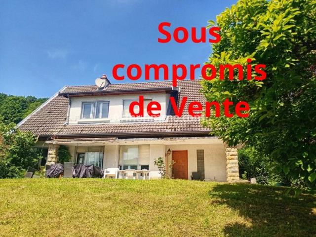 Maison de plain pied sur sous sol complet à Chalezeule