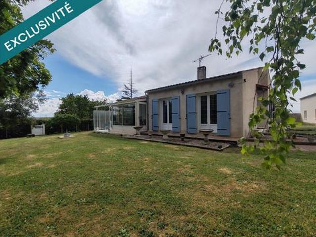 Maison de plain pied sur sous sol avec grand garage indépendant à 10 minutes de Saintes et de Pons