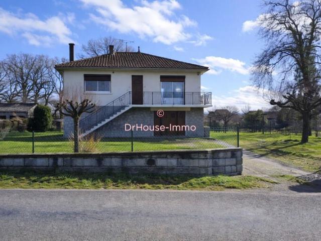 Maison de plain pied sur sous sol dépendances terrain – double alimentation en eau