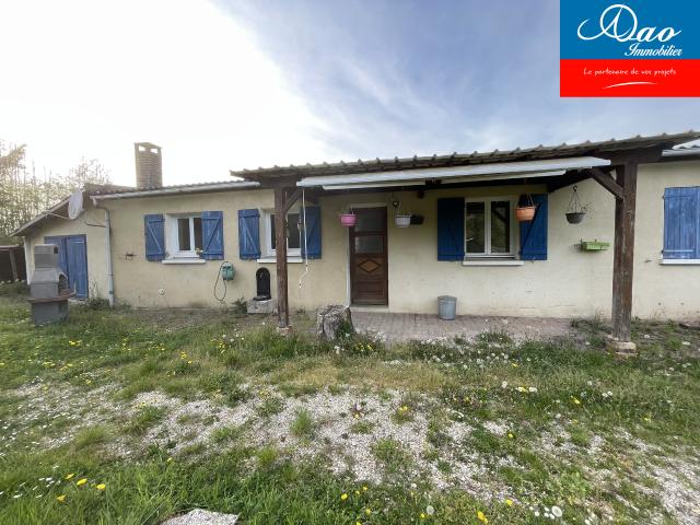 Maison de plain pied sur terrain d'environ 5000m2 secteur Troyes