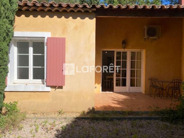 Maison de plain pieds avec jardinet