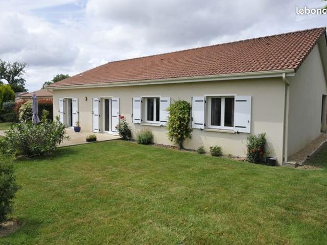 Maison de plain pieds de 96m² au coeur du village de Boisseuil