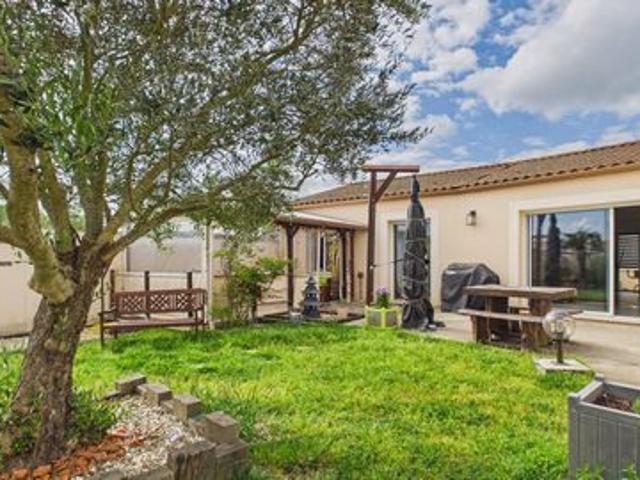 Maison de Plan pied de 2013, 3 chambres, garage double, dans un quartier résidentiel calme