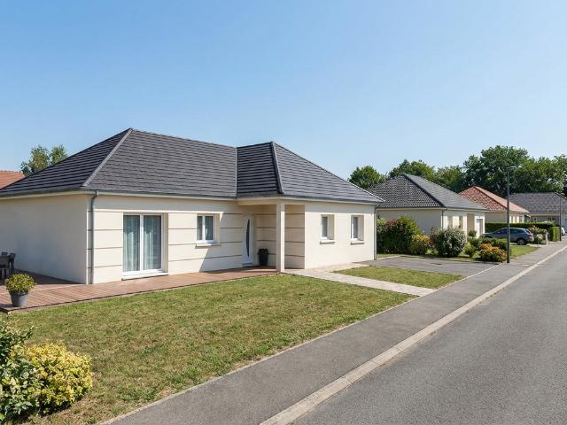Maison de plain pied 85 m² 3 chambres sur terrain de plus de 600 m² à proximité de CLERES