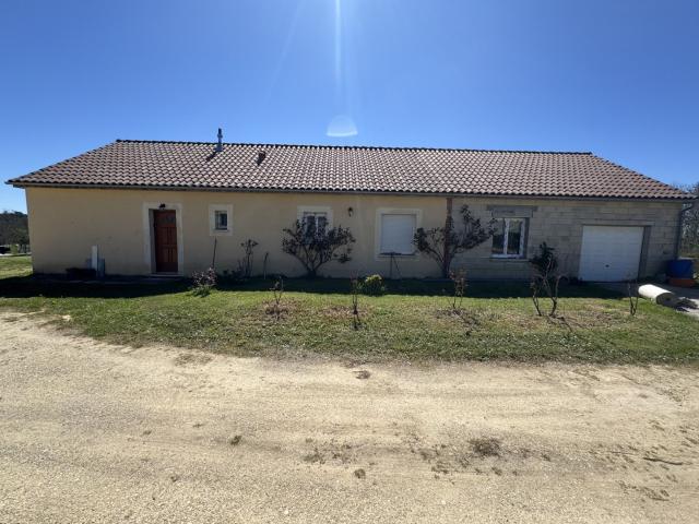 Maison de plein pied Année 2015 3ch sur les hauteurs de St Cybranet / Castelnaud