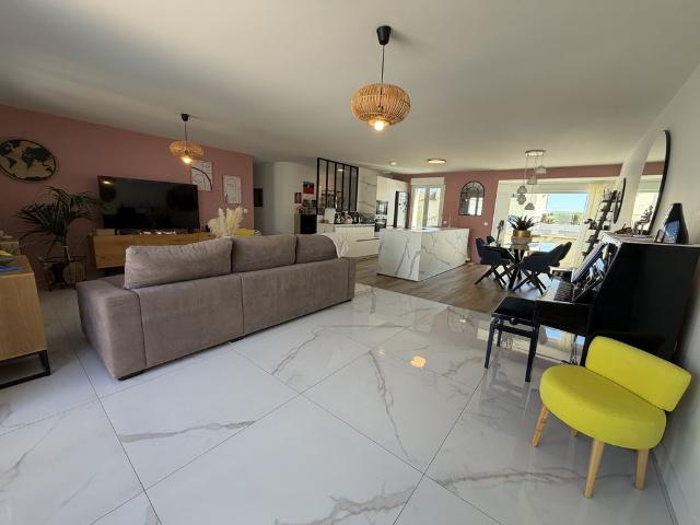 Maison de prestige de 105 m2 en vente Balaruc les Bains, France