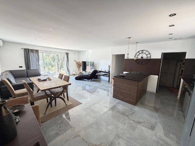 Maison de prestige de 109 m2 en vente Figanières, France