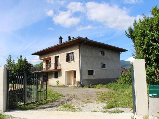 Maison de prestige de 110 m2 en vente Challes les Eaux, France