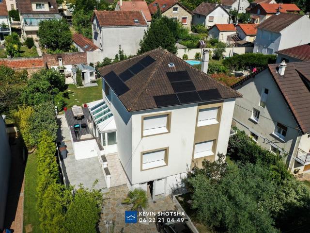Maison de prestige de 121 m2 en vente Villecresnes, Île de France