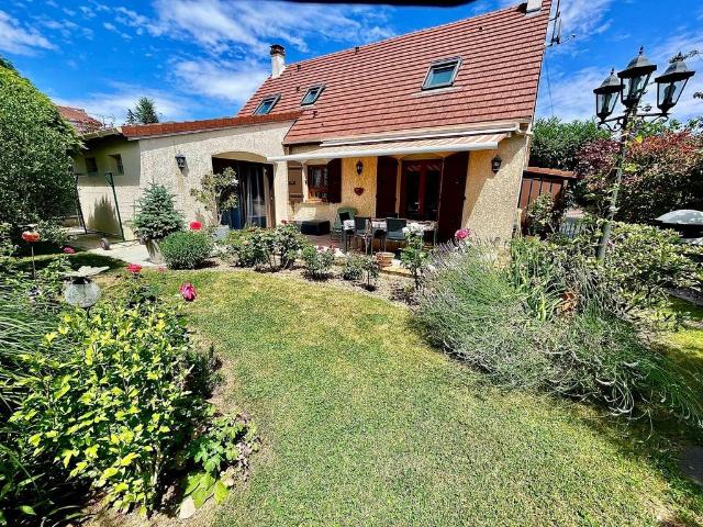 Maison de luxe de 130 m2 en vente Guérard, Île de France