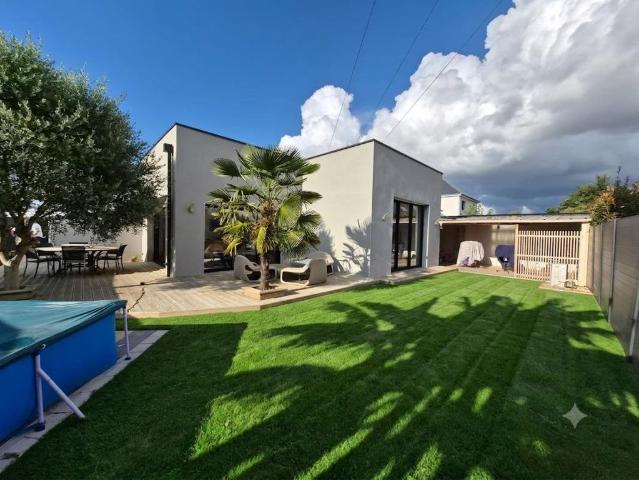 Maison de prestige de 137 m2 en vente Yquelon, France