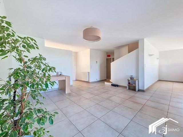 Maison de prestige de 132 m2 en vente La Salvetat Saint Gilles, France