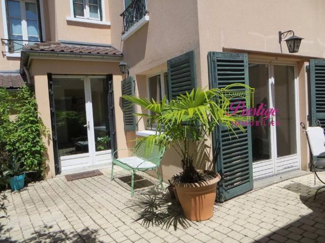 Maison de prestige de 147 m2 en vente Le Mesnil le Roi, Île de France