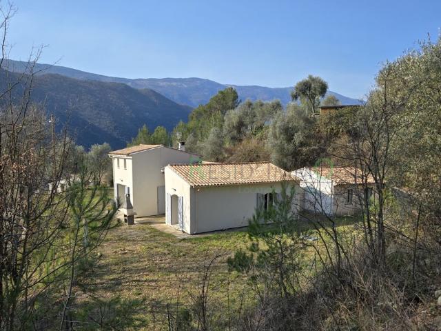 Maison de prestige de 140 m2 en vente Pierrefeu, France