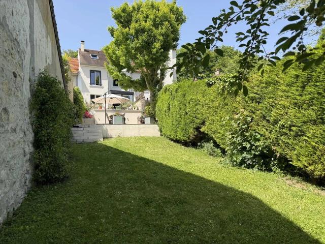 Maison de prestige de 142 m2 en vente L'Étang la Ville, Île de France