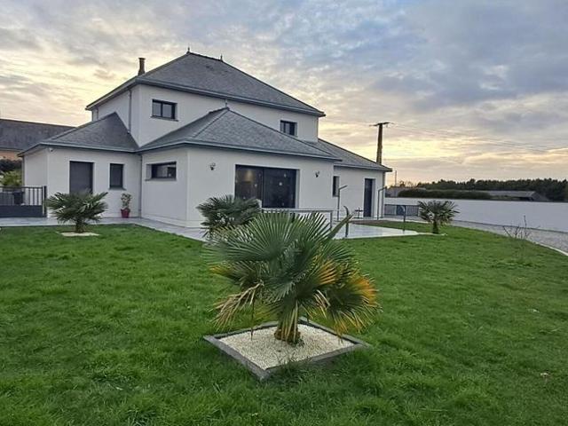 Maison de prestige de 154 m2 en vente Château Gontier, France